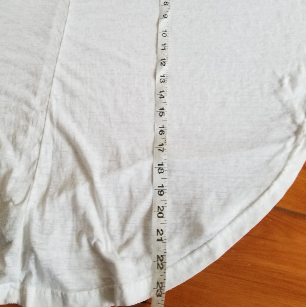 Summer Top. Size Small - Picture 10 of 10